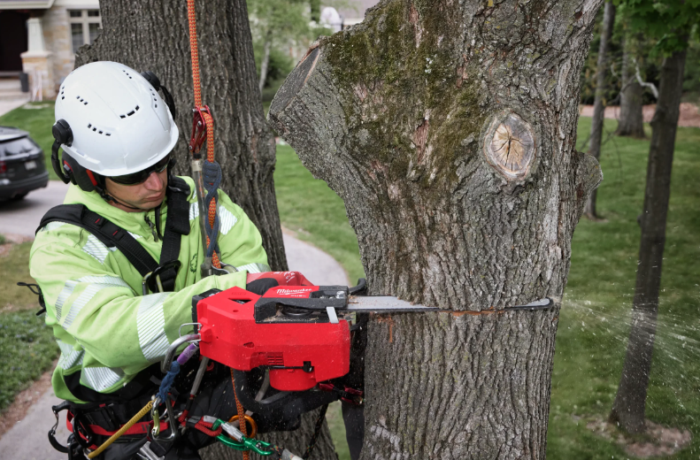 Motosierra con mango superior M18 Fuel de 14″ MILWAUKEE 2826-20T