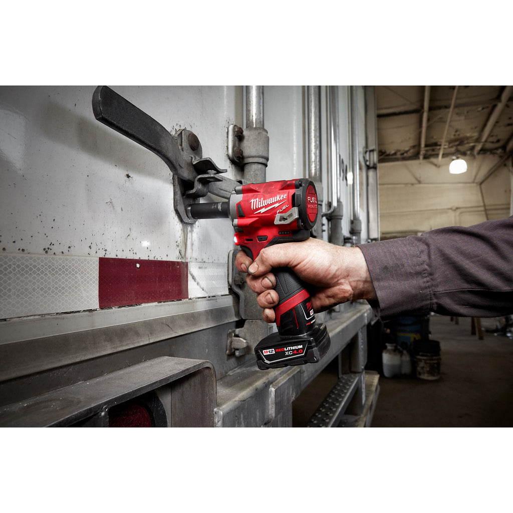 KIT LLAVE DE IMPACTO COMPACTA M12 FUEL DE 1/2 MILWAUKEE 2555-22