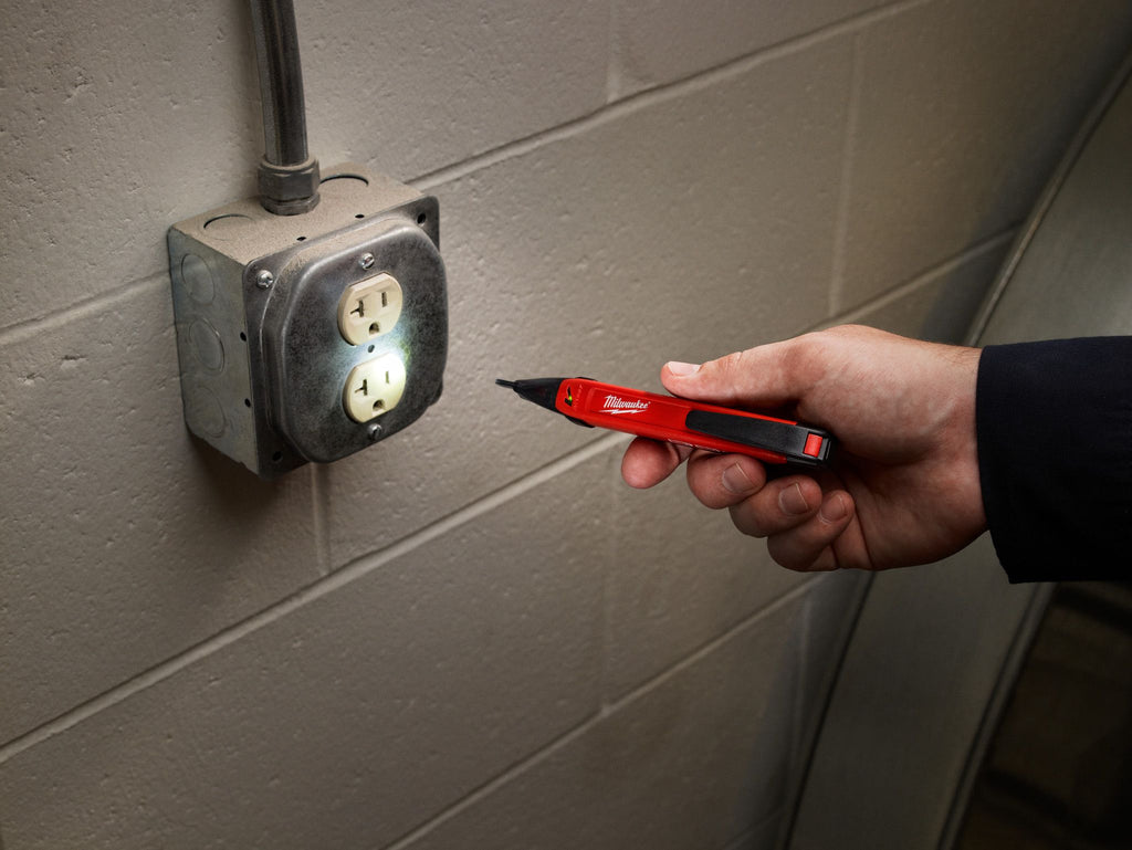 Detector de voltaje con luz Led CAT IV 1000 V Milwaukee 2202-20