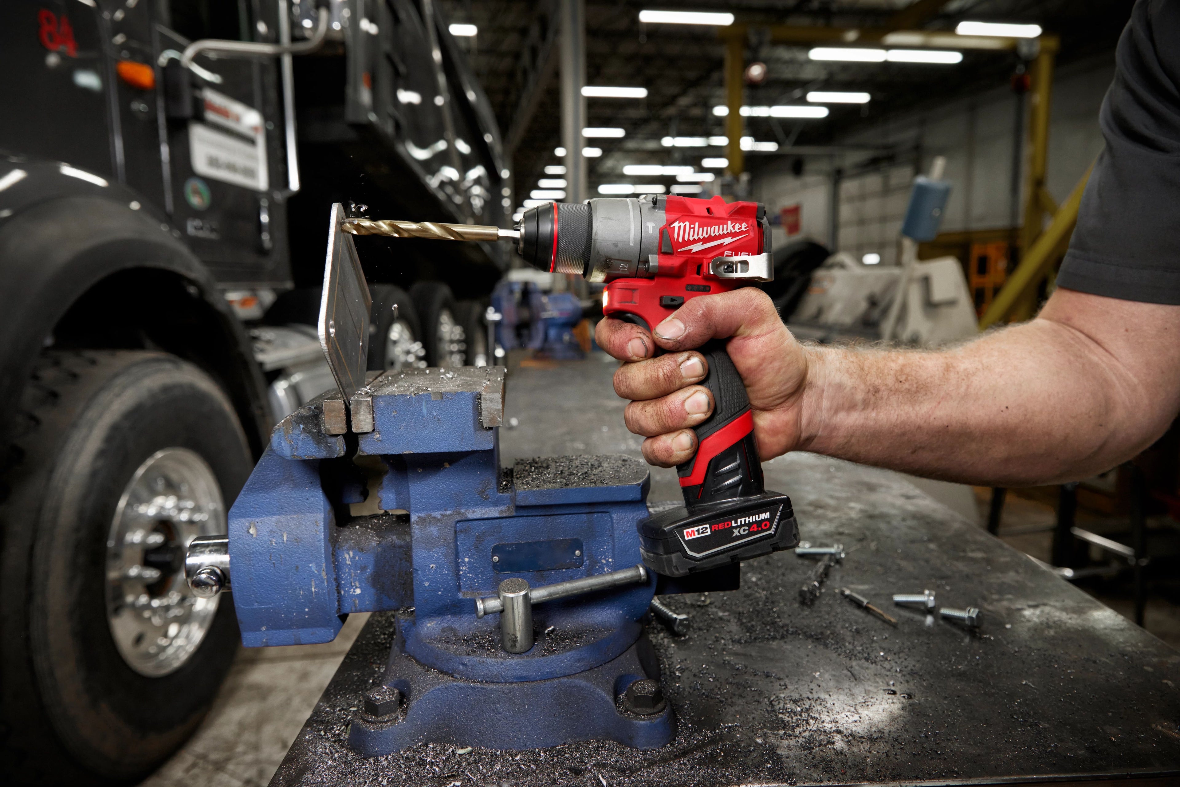 TALADRO PERCUTOR 3404-20