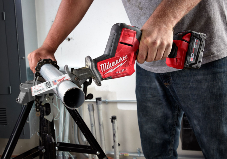 Sierra sable M18 Hackzall sin escobillas Milwaukee 2719-20