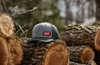 Gorra gris Trucker Snapback Gridiron Milwaukee 505G